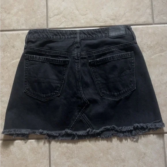 American Eagle Outfitters Black Denim Skirt - Picture 2 of 4